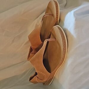 Chaco Doe Wayfarer sandals, bnwt, rare